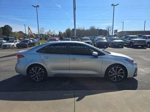 Used 2022 Toyota Corolla SE image 6