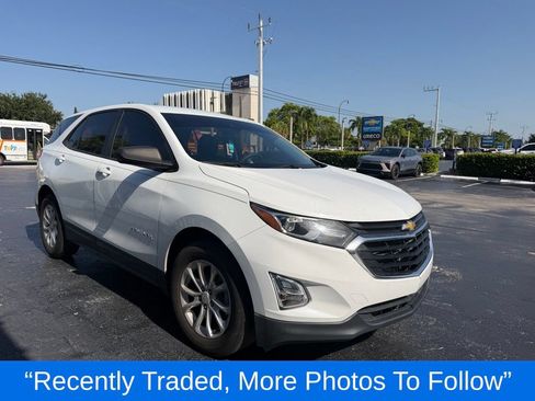 Used 2021 Chevrolet Equinox LS FWD image 1