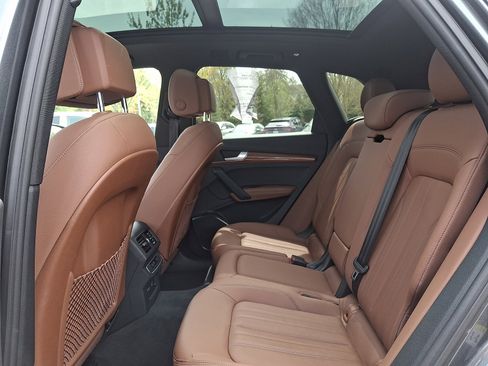 Certified 2022 Audi Q5 2.0T Premium Plus AWD/4WD image 10