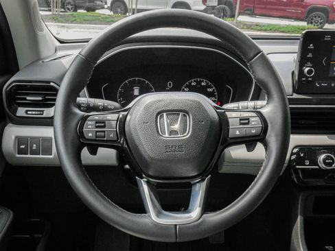 Used 2025 Honda Pilot EX-L image 18