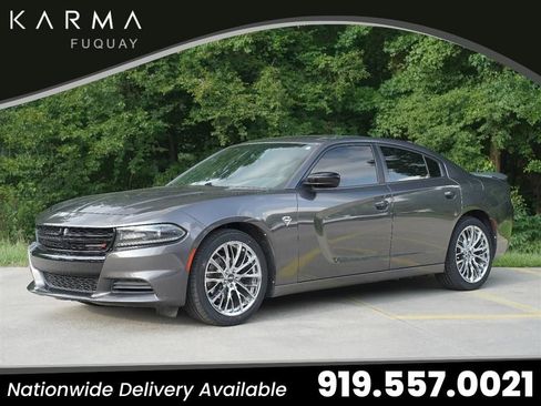 Used 2020 Dodge Charger SXT w/ Blacktop Package RWD image 9