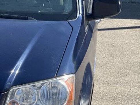 Used 2015 Chrysler Town & Country Touring w/ Driver Convenience Group FWD image 25