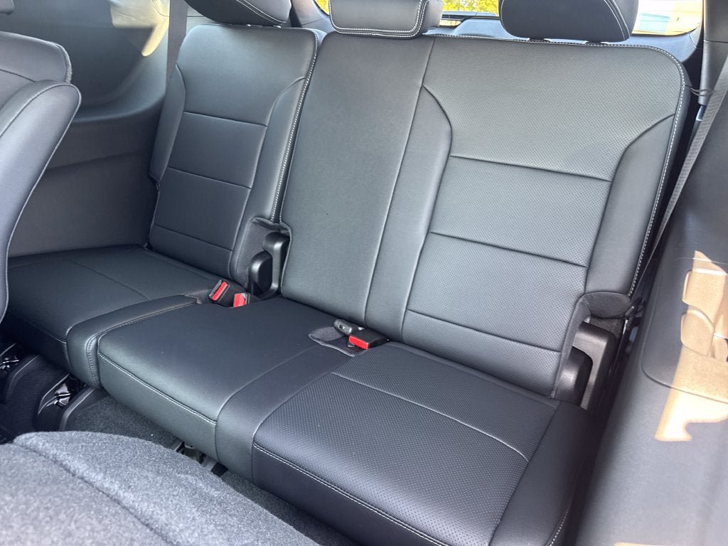 New 2027 Chevrolet Traverse LT w/ LPO, Floor Liner Package FWD image 14