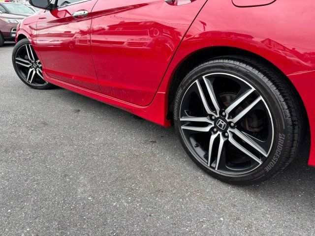 Used 2017 Honda Accord Sport image 27