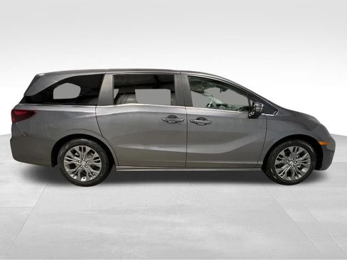 New 2026 Honda Odyssey Touring image 8