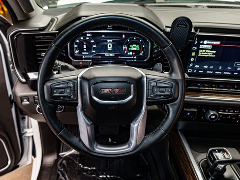 Used 2025 GMC Sierra 1500 Elevation w/ Preferred Package image 18