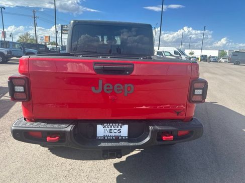 Used 2020 Jeep Gladiator Rubicon AWD/4WD image 9