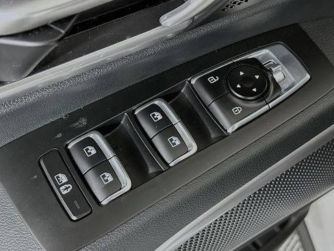 Used 2025 Kia Telluride S FWD image 14