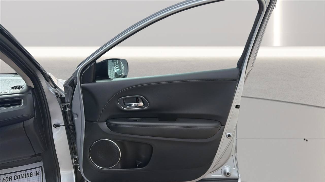 Used 2022 Honda HR-V EX-L image 16