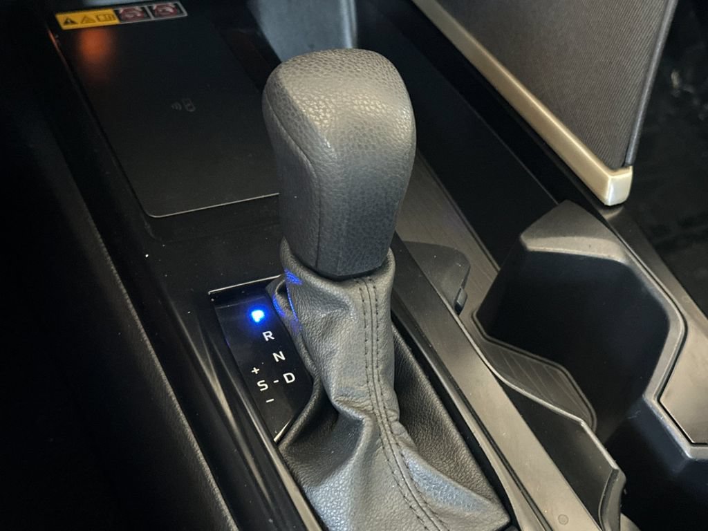 Used 2025 Toyota Camry LE FWD image 19