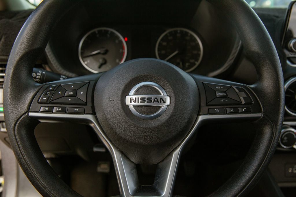 Used 2025 Nissan Sentra SV FWD image 16