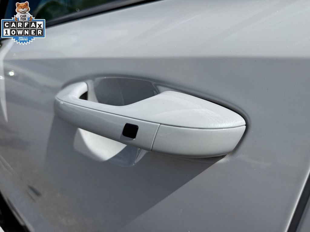 Certified 2025 Kia Sorento S w/ Panoramic Sunroof Package FWD image 30