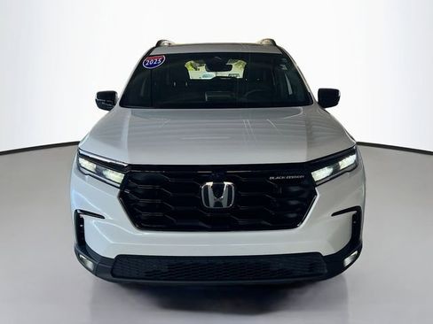 Used 2025 Honda Pilot Black Edition image 2