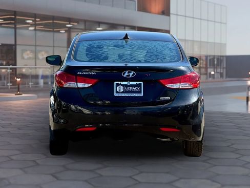 Used 2013 Hyundai Elantra Limited image 2