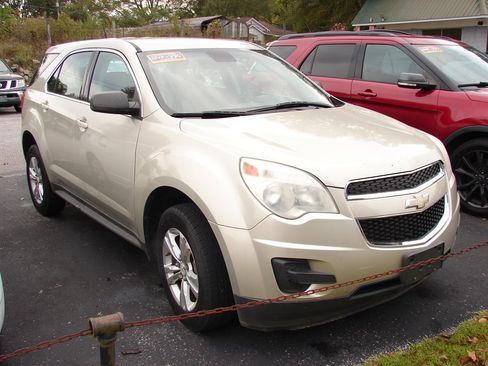 Used 2013 Chevrolet Equinox LS image 2