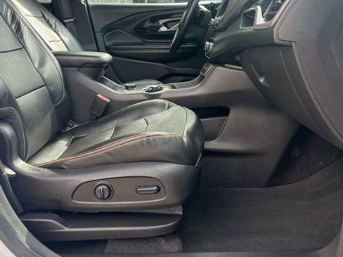 Used 2024 GMC Terrain AT4 image 30