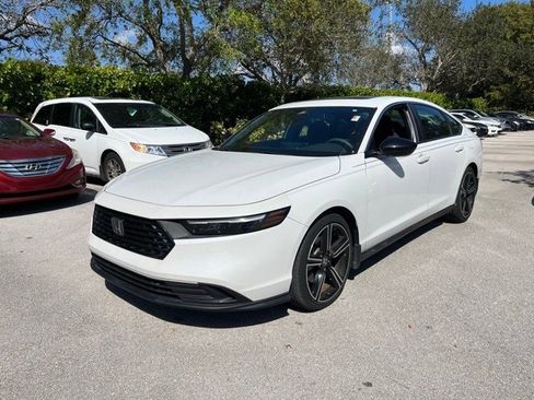 Used 2023 Honda Accord Sport image 2