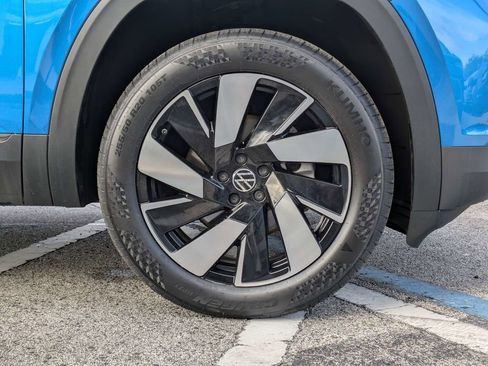 Used 2024 Volkswagen Atlas Cross Sport SE image 11