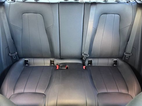Used 2025 Mercedes-Benz GLA 250 image 35