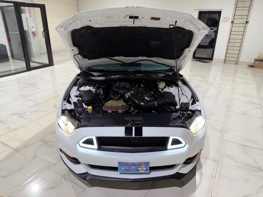 Used 2017 Ford Mustang Coupe RWD image 4