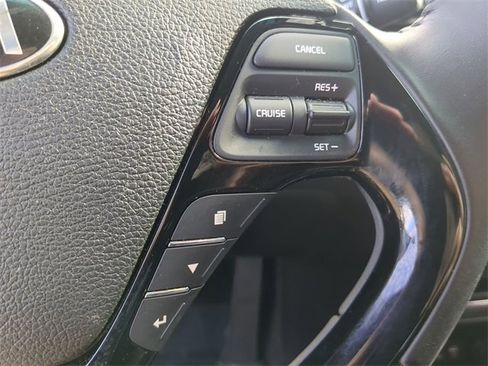 Used 2017 Kia Forte EX image 27