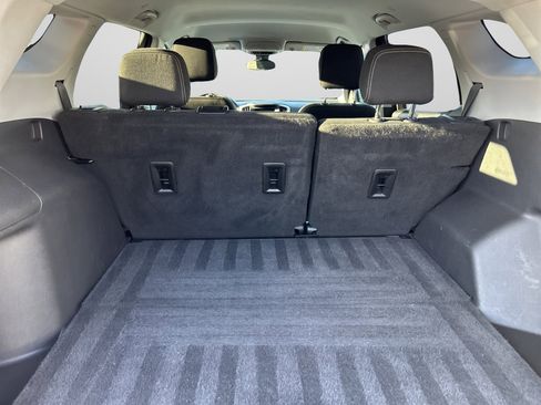 Used 2022 GMC Terrain SLE image 9