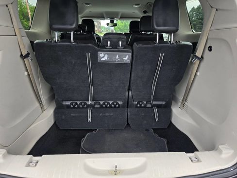 Used 2017 Chrysler Pacifica Touring-L FWD image 27