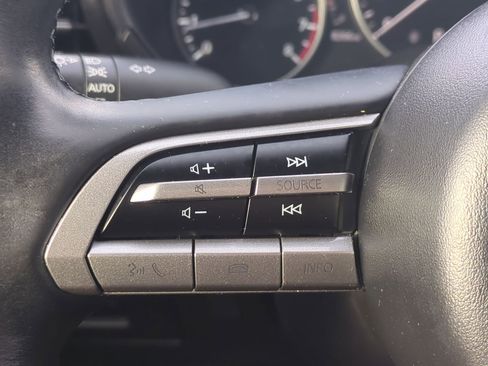 Used 2021 MAZDA MAZDA3 s image 21