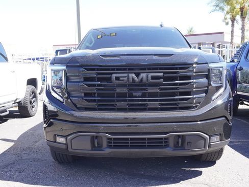 Used 2025 GMC Sierra 1500 Elevation w/ Elevation Premium Package AWD/4WD image 2