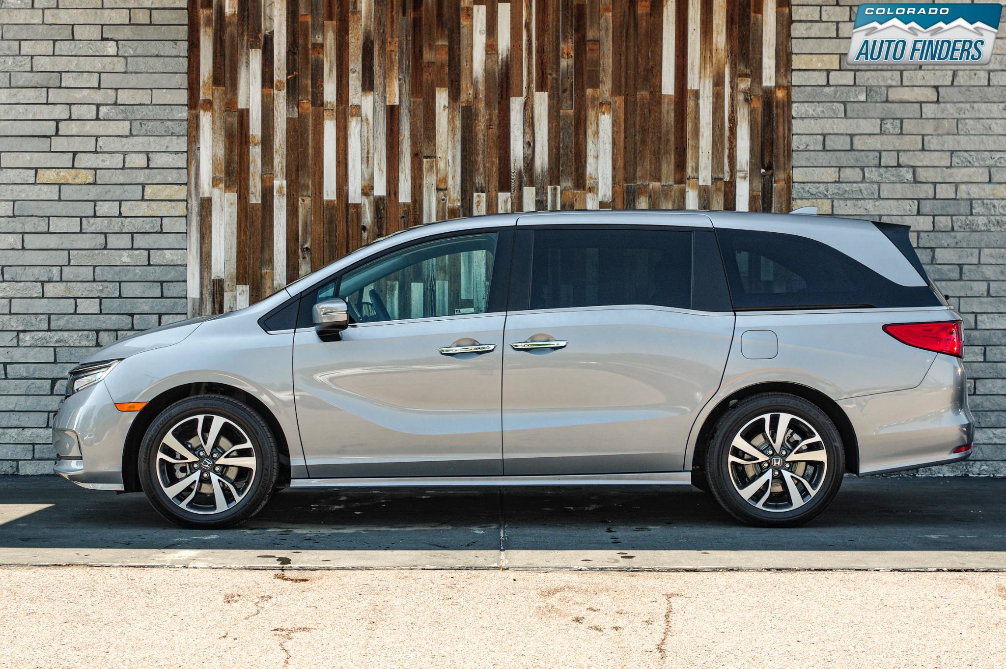Used 2024 Honda Odyssey Touring image 3