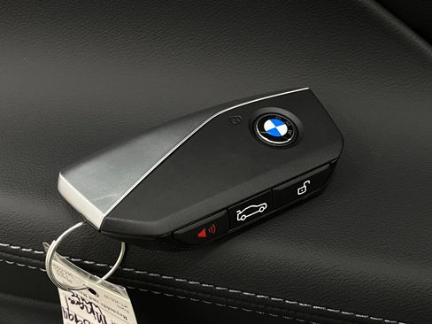 New 2026 BMW 550e xDrive image 34