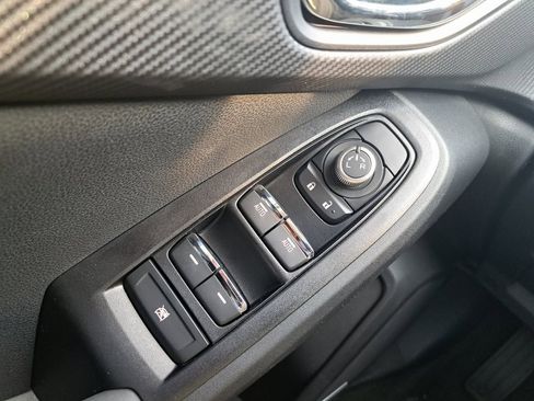 Certified 2025 Subaru Crosstrek 2.5i Limited w/ Crosstrek Mirror Package image 24