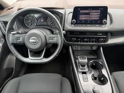 Used 2023 Nissan Rogue S AWD/4WD image 3