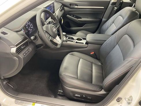 New 2025 Nissan Altima 2.5 SR w/ SR Premium Package image 11