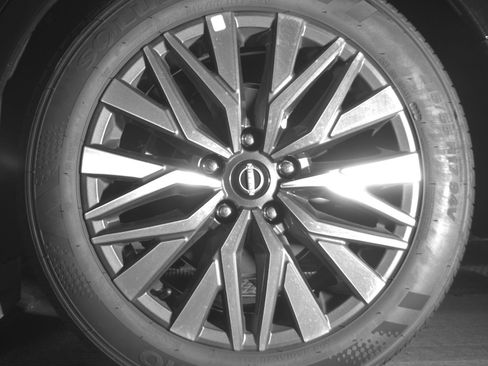 Used 2025 Nissan Altima 2.5 SV FWD image 14