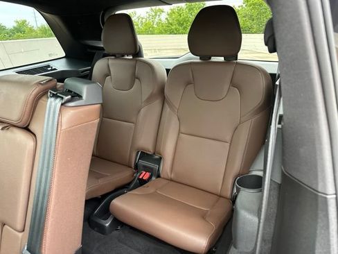 Certified 2025 Volvo XC90 B6 Plus w/ Protection Package AWD/4WD image 11