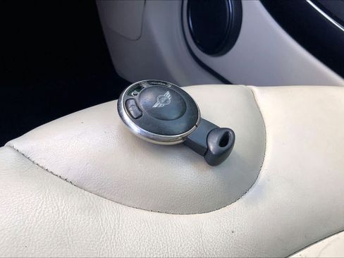 Used 2011 MINI Cooper Hardtop image 17