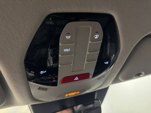 Used 2025 Kia K4 LXS image 32