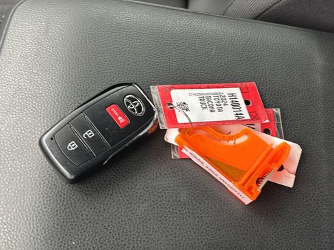 Used 2024 Toyota Tacoma SR image 42