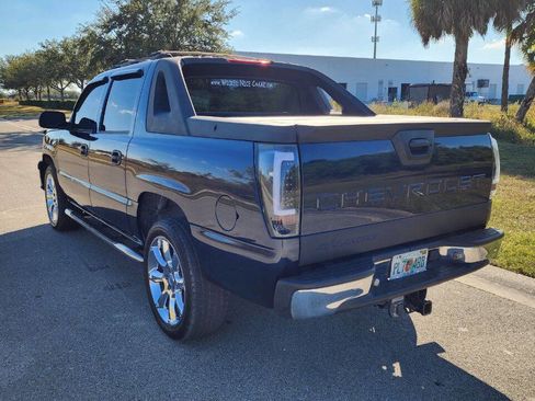 Used 2005 Chevrolet Avalanche LS w/ Preferred Equipment Group image 9