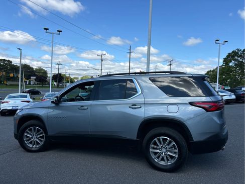 Certified 2023 Chevrolet Traverse LT FWD image 7