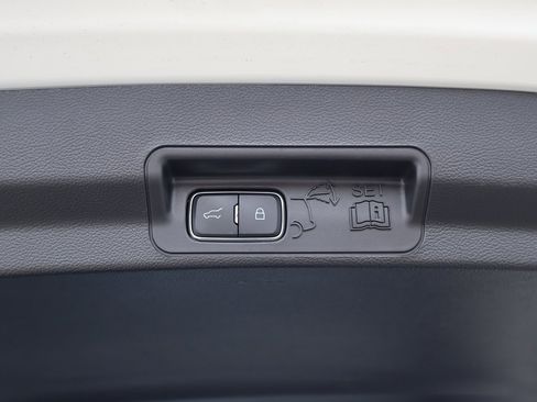 Used 2025 Ford Explorer ST image 33