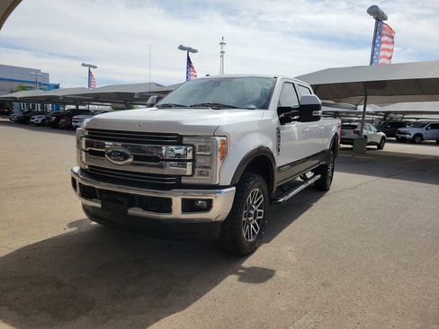 Used 2017 Ford F250 Lariat w/ Lariat Ultimate Package image 4