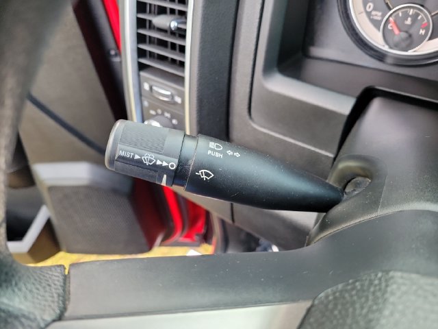 Used 2021 RAM 1500 Classic SLT RWD image 24