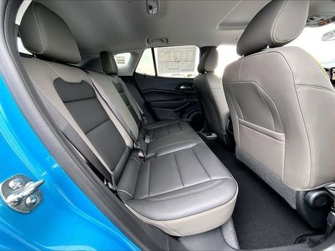 New 2026 Chevrolet Trax ACTIV w/ Sunroof Package FWD image 24