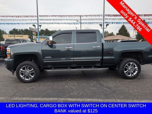 Used 2017 Chevrolet Silverado 2500 High Country w/ Duramax Plus Package image 4