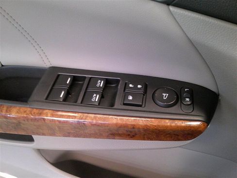 Used 2012 Honda Accord EX-L image 35