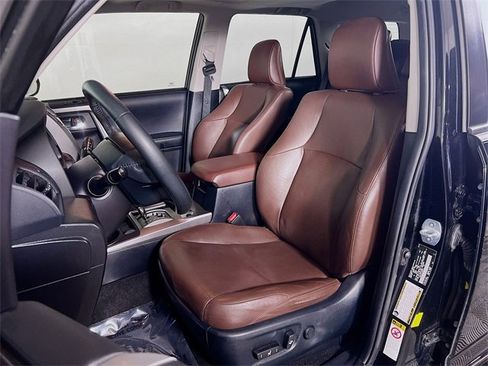 Used 2018 Toyota 4Runner Limited image 9