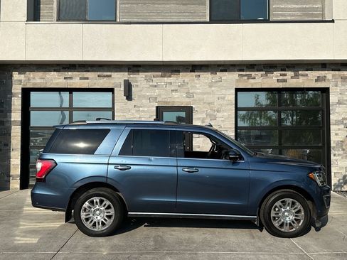 Used 2019 Ford Expedition Limited w/ Special Edition Package AWD/4WD image 2
