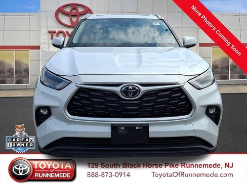Used 2023 Toyota Highlander XLE AWD/4WD image 3